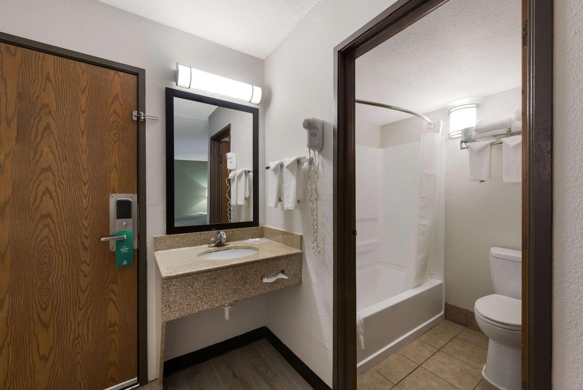 Quality Inn Merriam Kansas City Luaran gambar